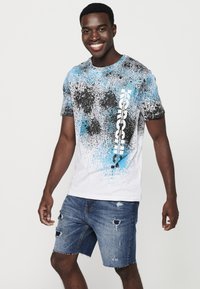 Koroshi SHORT SLEEVE  - Marškinėliai su spaudiniu - azul   blue