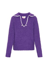 Fioletowy sweter dzianinowy z dekoltem w serek, kontrastowym białym wykończeniem kołnierza oraz ozdobnymi guzikami z przodu. Wykonany z miękkiego, teksturowanego materiału.