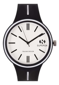 Reloj de silicona negro con una esfera plateada redonda, que presenta estrías verticales, marcadores de hora negros y un logo de la marca. Corona plateada en el lado.