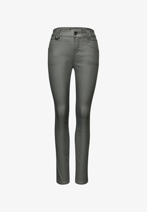 Schmal geschnittene, hoch taillierte dunkelgraue Hose mit vorderer Knopfleiste, Reißverschluss, Gürtelschlaufen und schrägen Seitentaschen, dargestellt vor weißem Hintergrund.