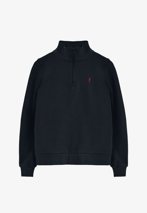 Zwarte fleece trui met een hoge kraag, kwart rits en rode logo-accent. Voorzien van ribgebreide manchetten en onderrand voor een aansluitend ontwerp.