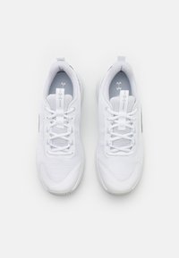 Under Armour DYNAMIC SELECT - Træningssko - white/halo gray