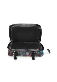 Rullväska med mönster som liknar färggrafitti, svart interiör, dubbla dragkedjor och utdragbart handtag. Lättviktsdesign i tyg.