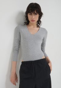 Calliope À COL EN V - Maglietta a manica lunga - gris