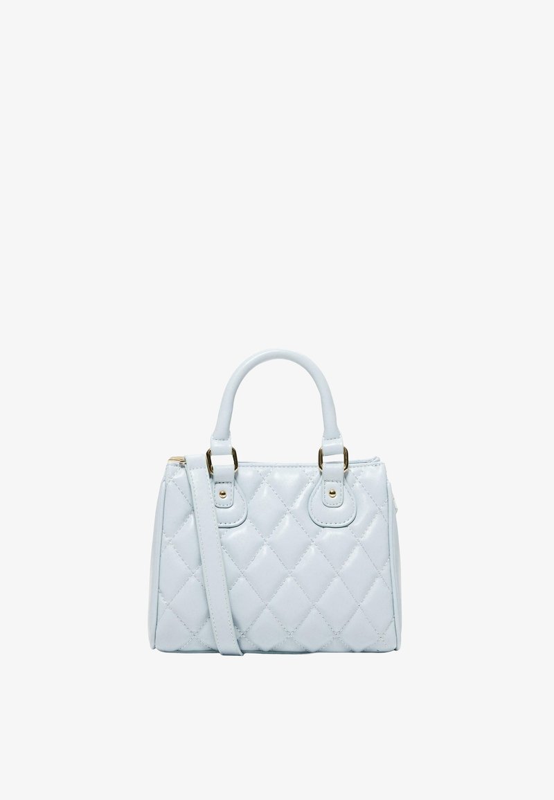 Sac à main blanc matelassé avec deux poignées courtes, une bandoulière amovible et des détails en métal doré.