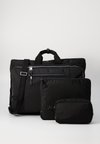 HIGHWAY SUIT BAG SET - Wash bag - black