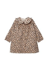 Robe imprimée léopard en tissu beige doux, avec un col volanté, des manches longues et une fermeture à boutons à l'avant avec des boutons en bois.