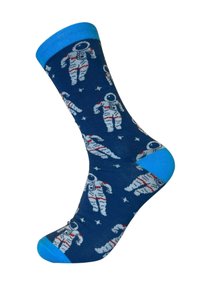 Calzino blu navy con punta e risvolto azzurri chiari, caratterizzato da un motivo ripetuto di astronauti bianchi e rossi e piccoli dettagli di stelle bianche.