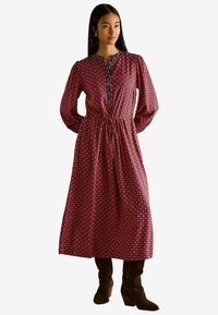 Tom Joule REGULAR FIT ASTER TIE WAIST MIDI - Freizeitkleid - red and navy