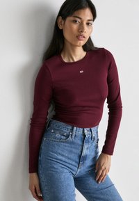 Tommy Jeans SLIM ESSENTIAL - T-shirt à manches longues - deep rouge