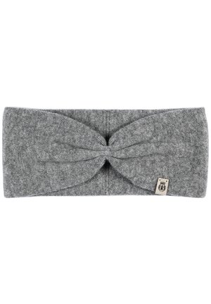 Grau gestricktes Stirnband mit einem gedrehten Design in der Mitte, das an einer Seite ein kleines Markenschild aufweist. Strukturierter Stoff, weich und dehnbar.