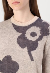 Marimekko TUNNELMA UNIKKO - Stickad tröja - light pink/dark grey