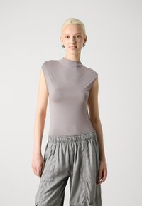 Gina Tricot - SOFT TOUCH FUNNEL NECK TOP - T-shirt basic - cinder Miniatuurafbeelding 1