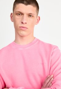Carhartt WIP DUSTER SCRIPT  - Sudadera - charm pink
