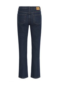 Tmavo modré džínsy so rovnými nohavicami zobrazené zozadu s dvoma zadnými vreckami a malou hnedou etiketou na páse.