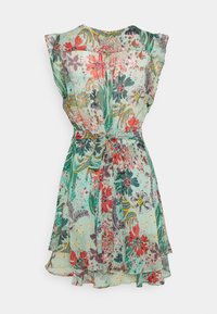 Jurk met een bloemenprint in doorschijnende, lichte stof. Voorzien van korte, wapperende mouwen, een getailleerde taille en een gerafelde zoom. Overwegend groene achtergrond.