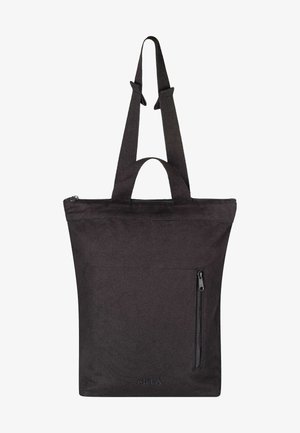 Zwarte totebag van stof, met verstelbare banden, een rits bovenaan en een voorzak met rits voor extra opbergruimte.