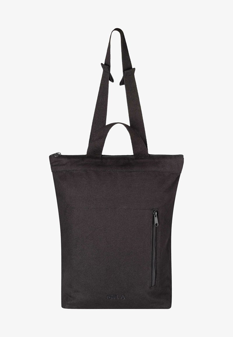 Schwarze Tragetasche aus Stoff, mit verstellbaren Trägern, einem oberen Reißverschlussverschluss und einer vorderen Reißverschlusstasche für zusätzlichen Stauraum.