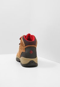 Columbia NEWTON RIDGE™ PLUS WATERPROOF AMPED - Scarpa da hiking - elk/mountain red
