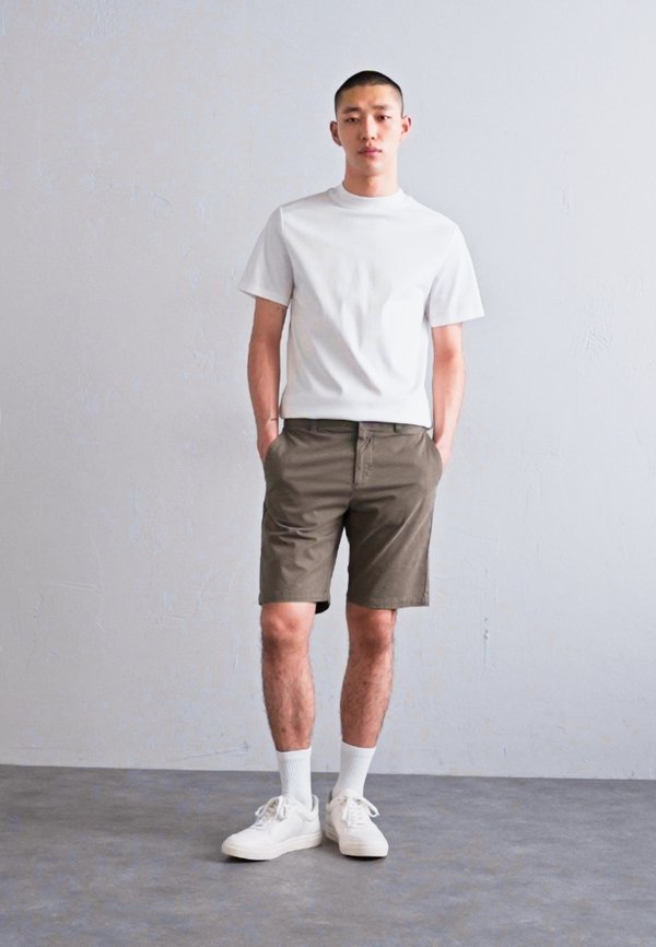CROWN - Shorts - khaki3