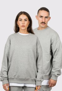 HEAVYWEIGHT CREWNECK - Sweatshirt - grau