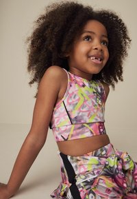 Next CROP - Top - multi graffiti