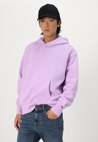 Levi's® THE AUTHENTIC HOODIE - Jersey con capucha - lilac