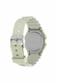 Digitale horloge met een lichtgroene siliconen band, roestvrijstalen achterkant, rechthoekige wijzerplaat en meerdere gaten voor verstelbare pasvorm.
