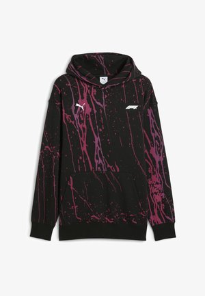 Zwarte hoodie met een gemarmerd paars spetterpatroon, kangoeroezak en witte logo-accenten op de borst en mouw. Zachte stoftextuur.