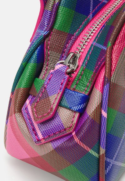 Vivienne Westwood MINI YASMINE - Mala de mão - candy tartan