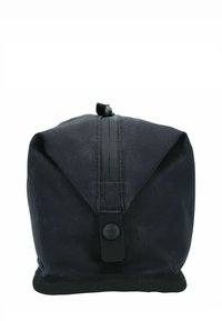 Bolsa de tela rectangular negra con una parte superior con cremallera y una correa con botón sobre un fondo blanco.