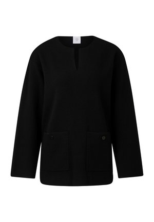 Černý svetr s dlouhým rukávem, kulatým výstřihem s rozparkem a dvěma předními kapsami na knoflíky, zobrazený na bílém pozadí.