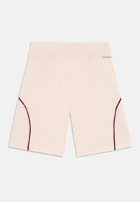 Beige Sportshorts aus glattem Material, mit einem kastanienbraunen Akzent entlang der Seitennähte und einem elastischen Bund mit Markenlogo.