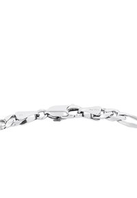 Collar de cadena de plata con cierre de langosta, grabado "Ag 925," que indica plata de ley.