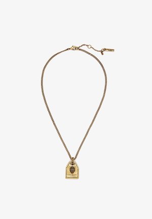 Collana in tono oro con catena texture e un pendente rettangolare con design impresso e nome del marchio inciso. Lunghezza regolabile.