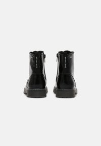TOM TAILOR Botines con cordones - black