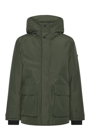 Groene waterdichte jas met een capuchon, voorzien van drukknoopsluitingen, voorzakken en elastische manchetten. Glad textuur en middellange ontwerp.