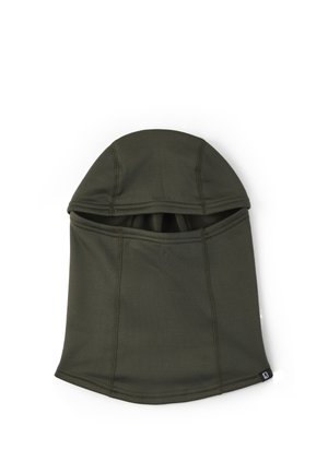 Mørkegrøn balaclava med syede paneler og et åbent ansigtsområde, lagt fladt på en hvid baggrund.