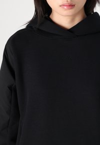 BOSS ELAPSE - Kapucni - black