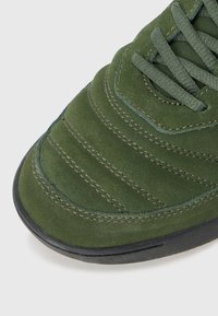 Umbro SPECIALI TR SUEDE UNISEX - Trainers - duffle bag/black