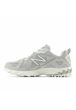 Sneakers laag - raincloud grey matter