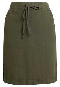 Jupe vert olive, longueur genoux, avec taille à cordon de serrage, fabriquée en tissu texturé. Comprend des fentes sur les côtés et des détails de ourlet cousus.