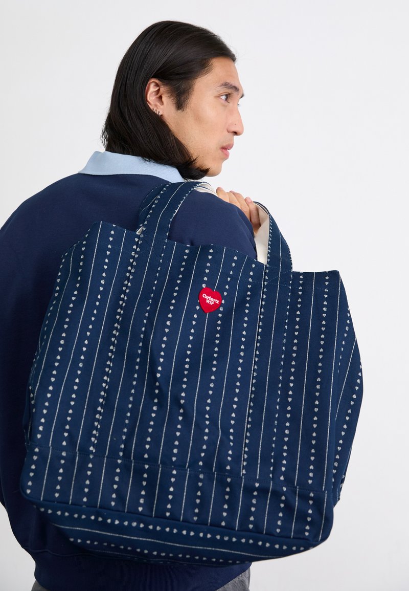 Carhartt WIP - DREWE TOTE BIG UNISEX - Kandekott - heart pinstripe/ink/natural, Suurenda