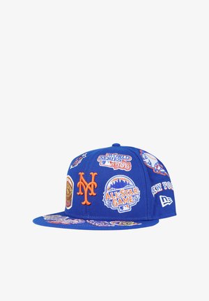 Cappellino blu dei New York Mets con loghi ricamati tra cui "1986 World Series", "All-Star Game" e stemmi della squadra.