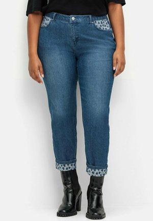 Sheego, IN 7/8-LÄNGE - Straight leg jeans - dark blue denim