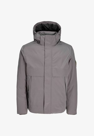 Hallide veekindel jakk kõrge kaelusega, ees taskud ja lukuga kinnitus. Omab siledat, mati tekstuuri ning kapuuts lisakaitseks.