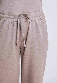 Zhrill ISLA - Jogginghose - beige