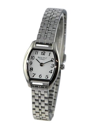 Montre-bracelet à bracelet en métal argenté avec un cadran carré blanc, des chiffres noirs, et la marque "Regent", affichant l'heure 10:10.