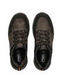 Scarpe da trekking marroni con accenti neri, tomaia sintetica texturizzata, suola in gomma spessa e un laccio arancione a contrasto sul tallone. Design con lacci.