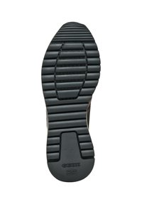 Suola di scarpa in gomma nera con scanalature orizzontali e verticali. Presenta sezioni rialzate e un logo circolare che recita "GEOX ITALIAN PATENT."